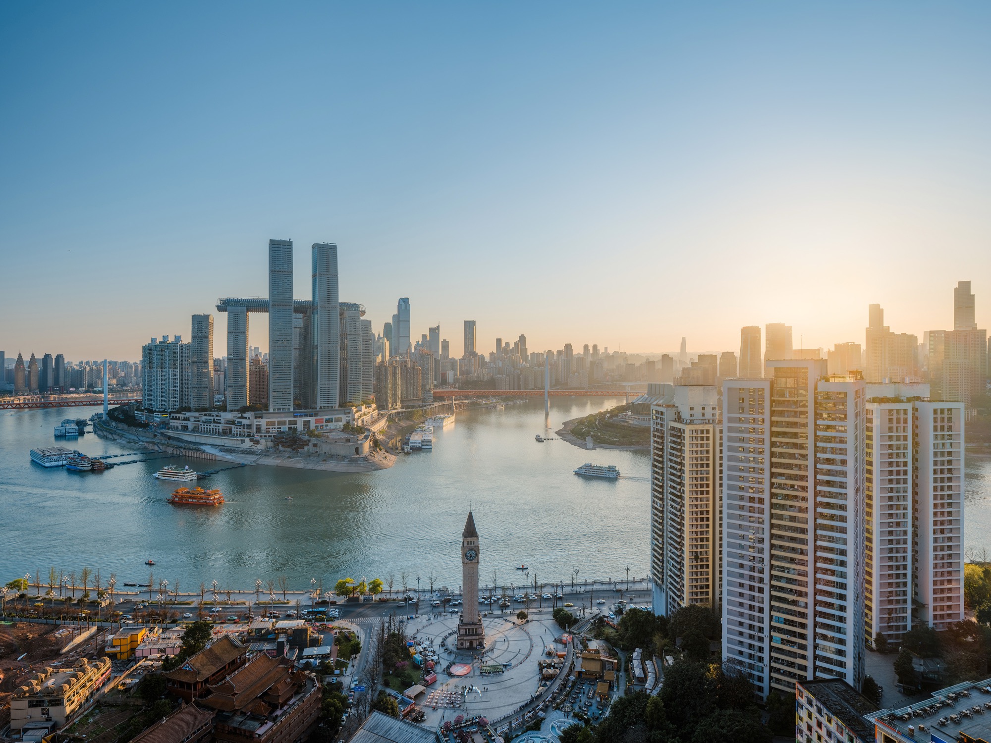 Daytime view over the Yangtze and Jialing confluence, Chongqing