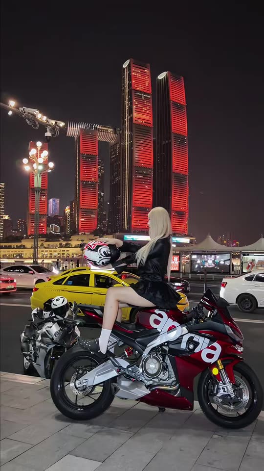 Motorcycle photo shoot on Nanbin Road, Chongqing